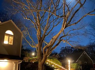 49 Loop Rd, Falmouth, MA 02540