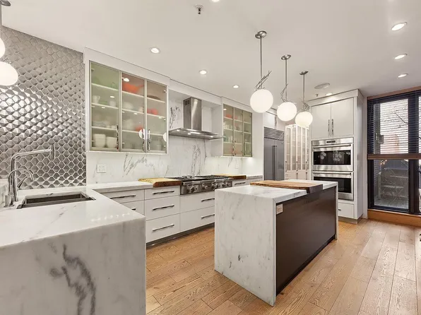 249 W 99th St, New York, NY 10025