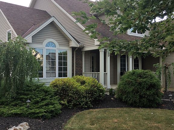 5th image of 370 Ravenglass Blvd