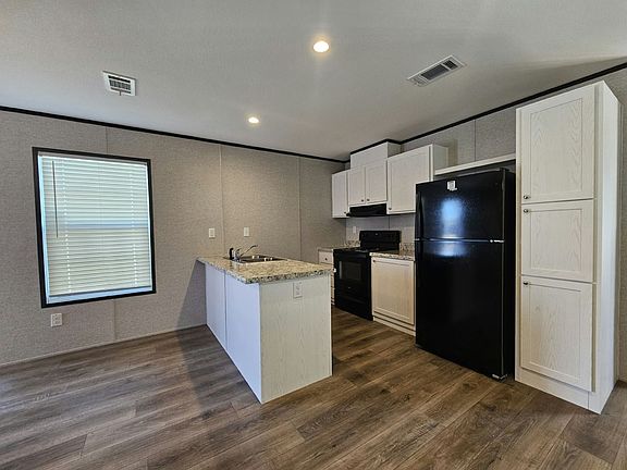 2nd image of 527 Suwanee Dr #2027