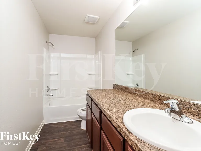 1001 Walnut Ln — Photo 14