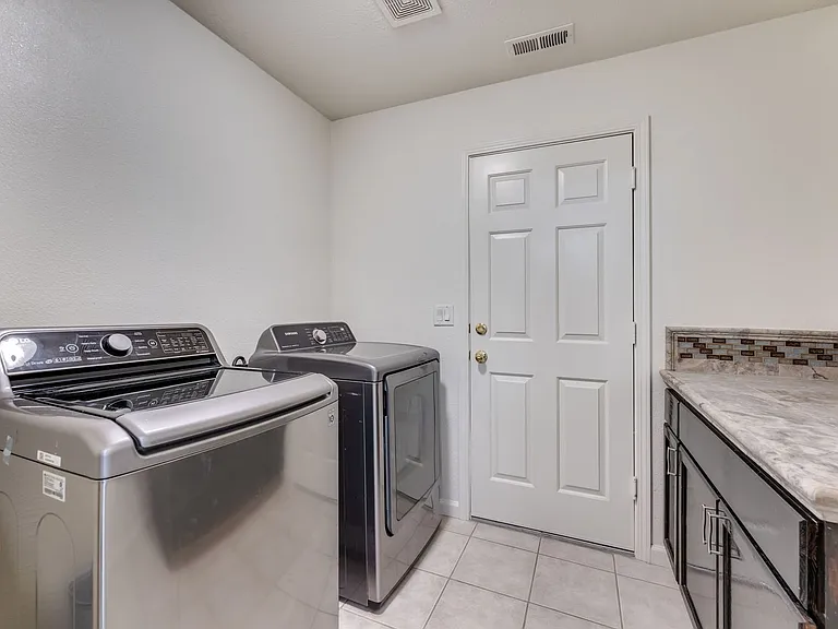 1668 Rocky Cove Ln — Photo 33
