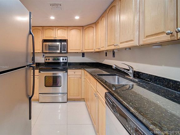 4th image of 1200 West Ave #3