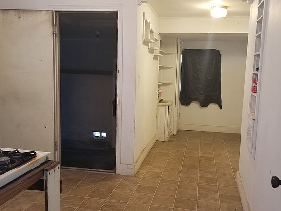 4th image of 4236 12th Ave