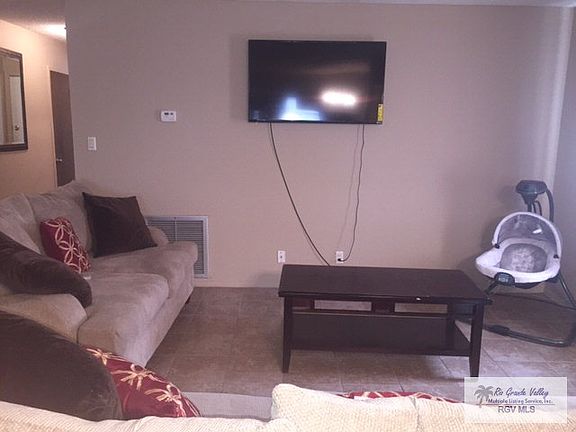 4th image of 165 Glenbrook Dr #A