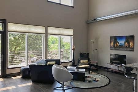 3rd image of 1344 N Main St #202