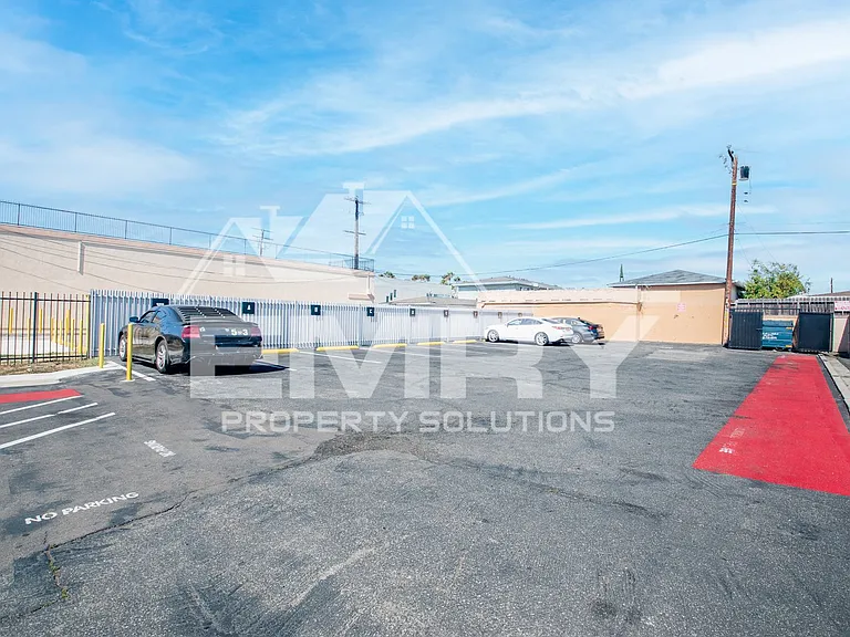 428 N Poplar Ave — Photo 26