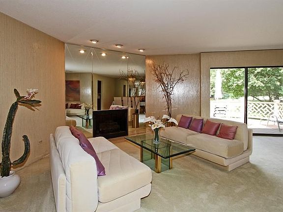 4th image of 247 Arrowwood Dr