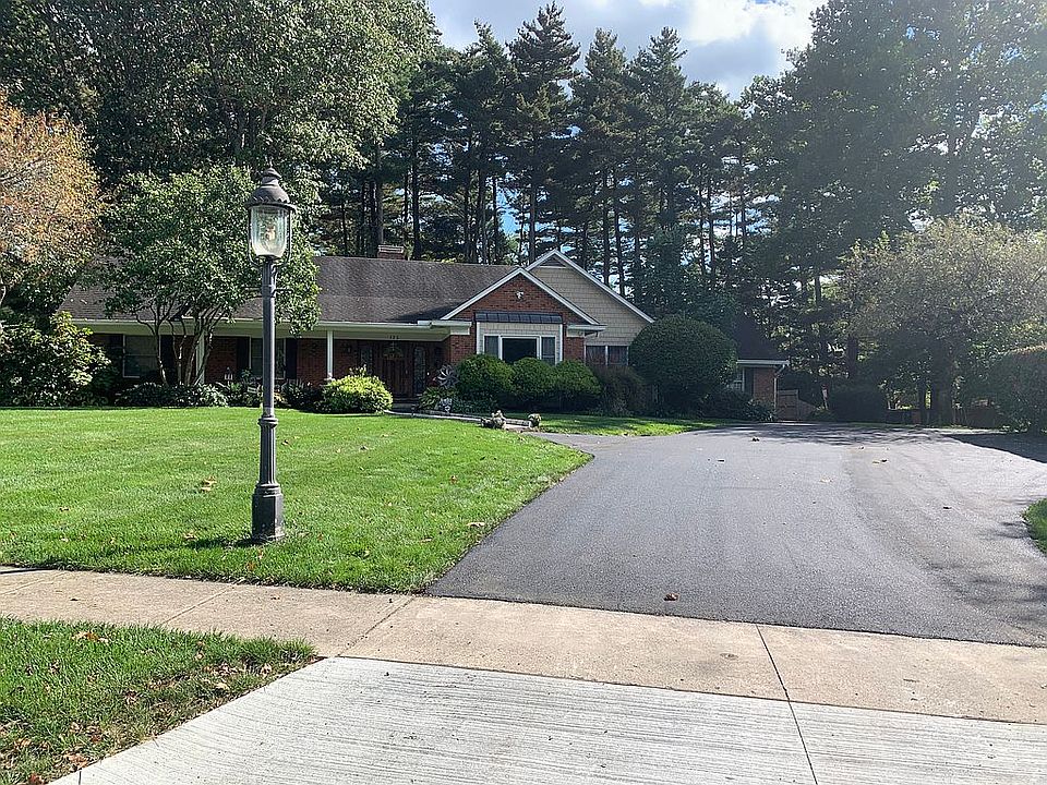 1st image of Nob Hill Dr N
