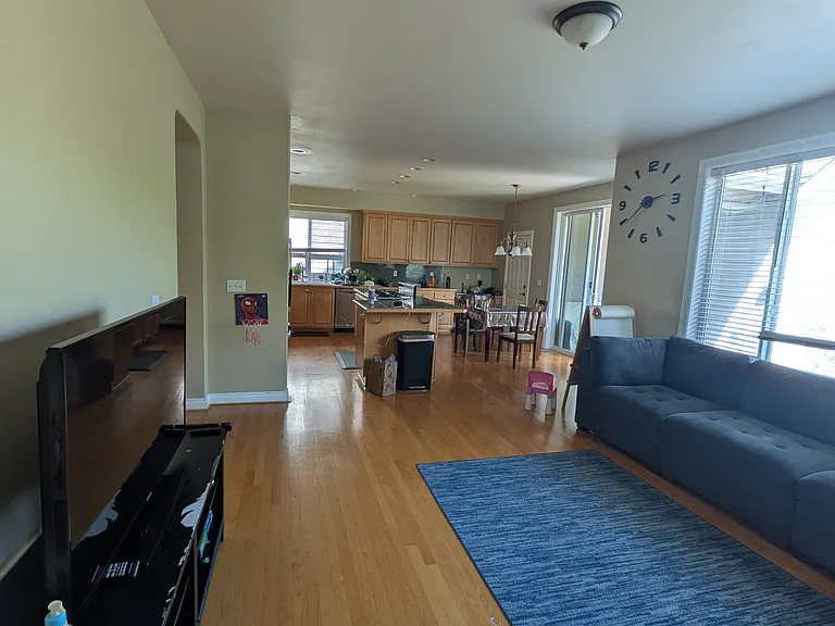 East facing living room with good sunlight in the morning.