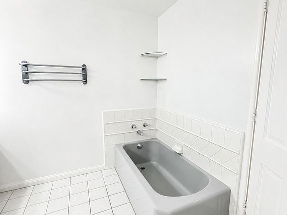 2nd image of 3601 Dellvale Pl