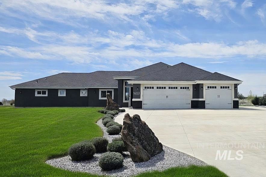 1st image of 14959 Red Barn Ct