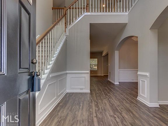5th image of 6 Rockridge Dr
