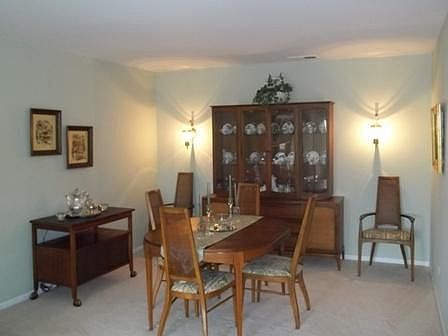 3rd image of 140 Franklin Pl E APT 306