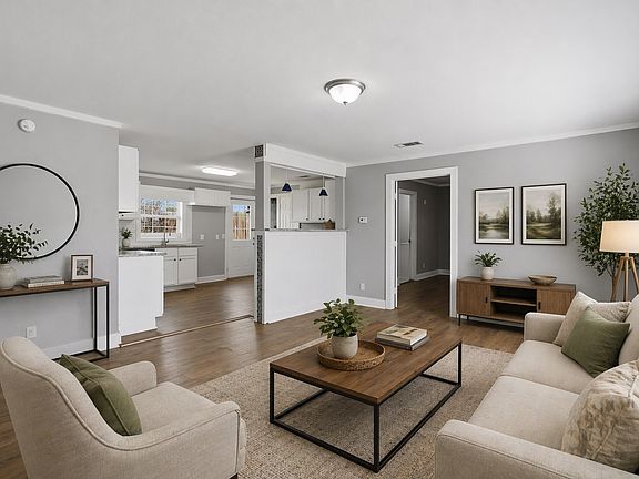 3rd image of 308 W Lamm St