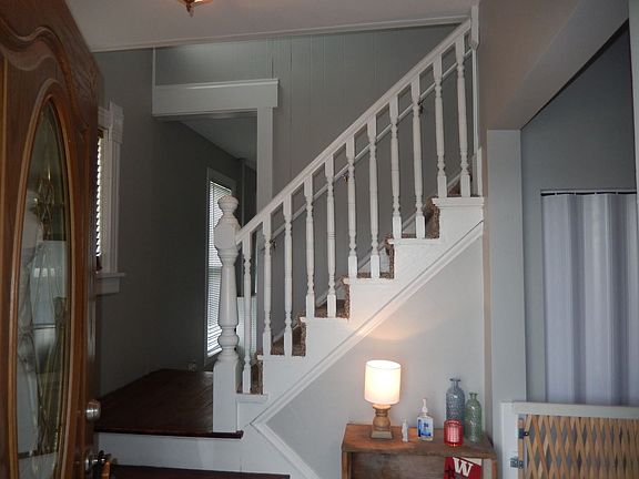 3rd image of 117 W Illinois St
