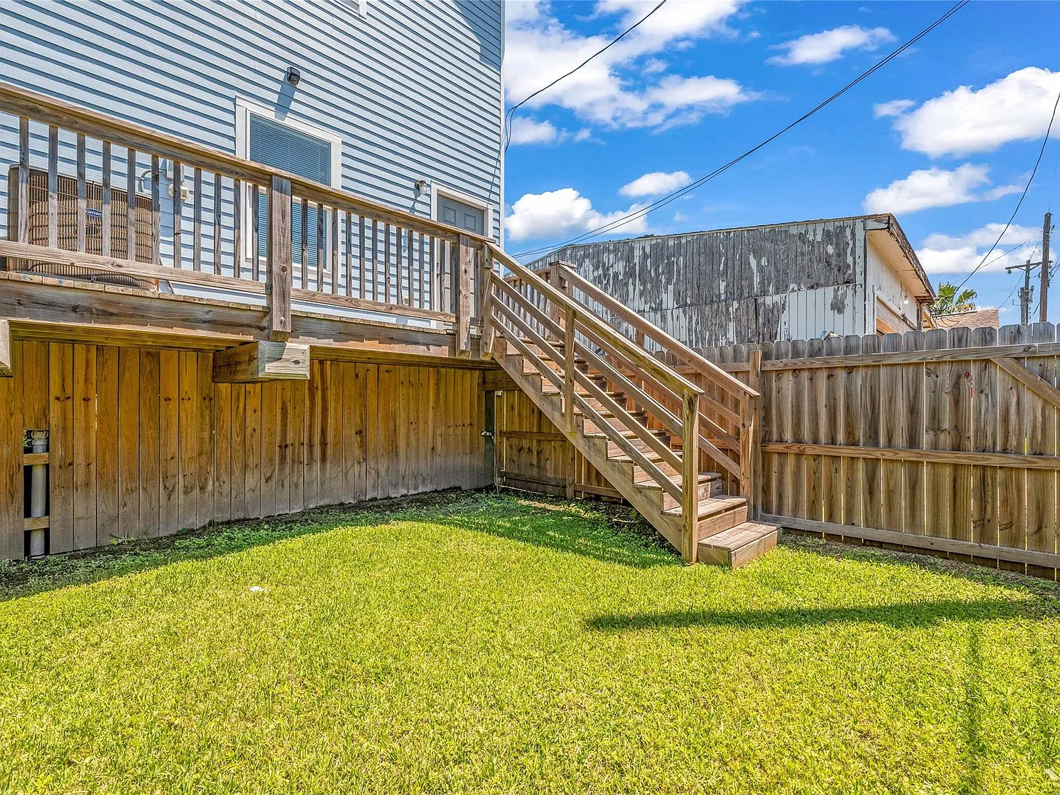 4 bed, 2.0 bath, 1500 sqft, $3,000 — Photo 4
