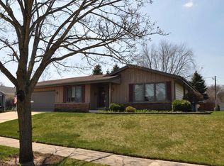 209 Parkview Dr, Burlington, WI 53105