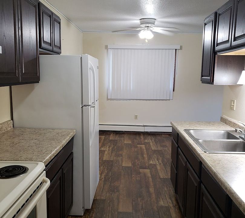 1st image of 904 13th St NE #1