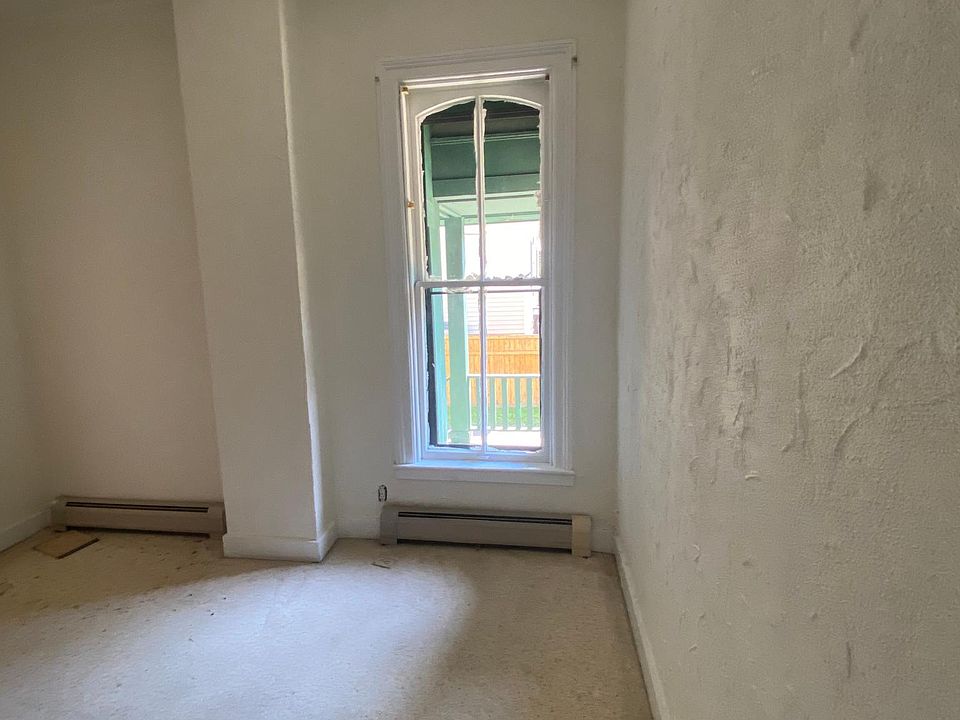 1st image of 118 Church St #1R