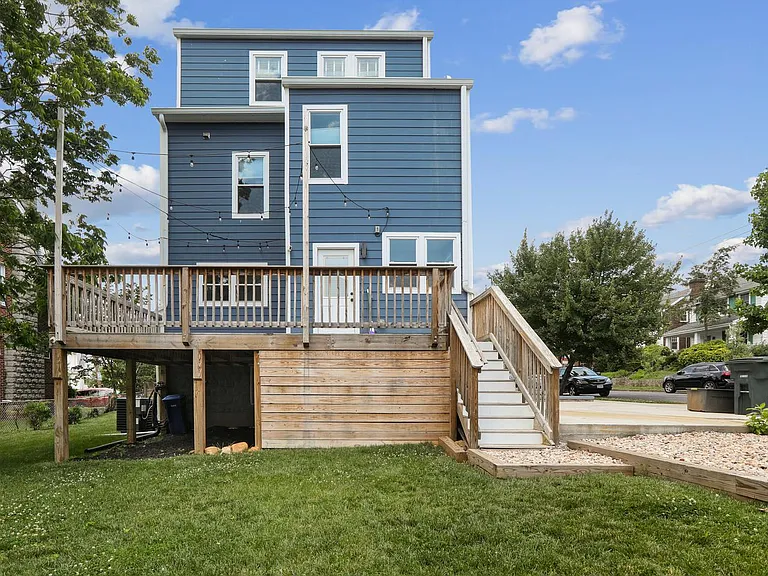 2235 Quincy St NE — Photo 21