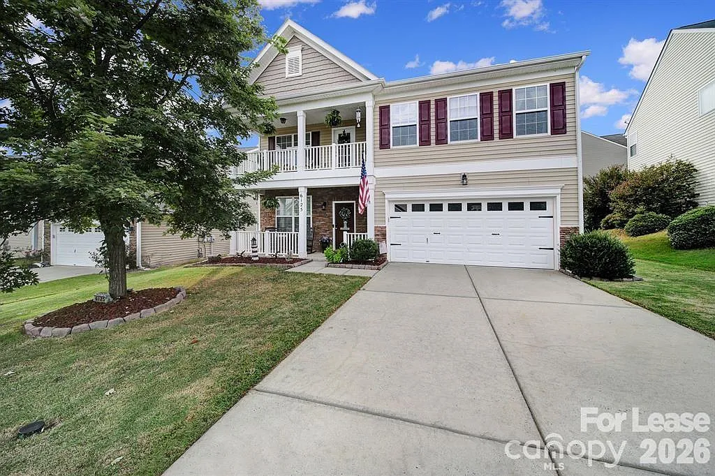 4 bed, 2.5 bath, 2517 sqft, $2,800 — Photo 2