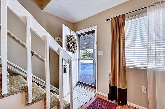 4th image of 1591 Kenmore Dr APT E