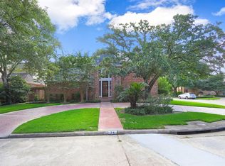 24 Hickory Shadows Dr, Houston, TX 77055