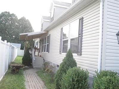 1st image of 140 Lynwood Ave