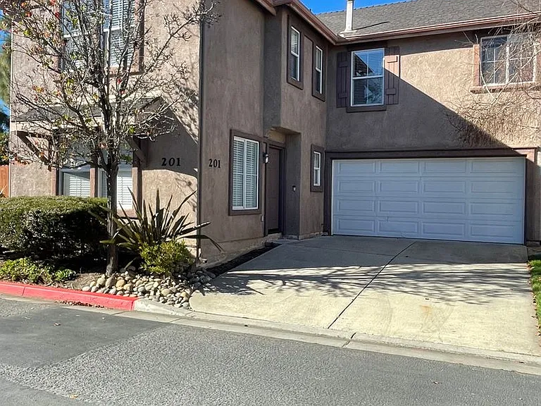 201 Quail Cir — Photo 2