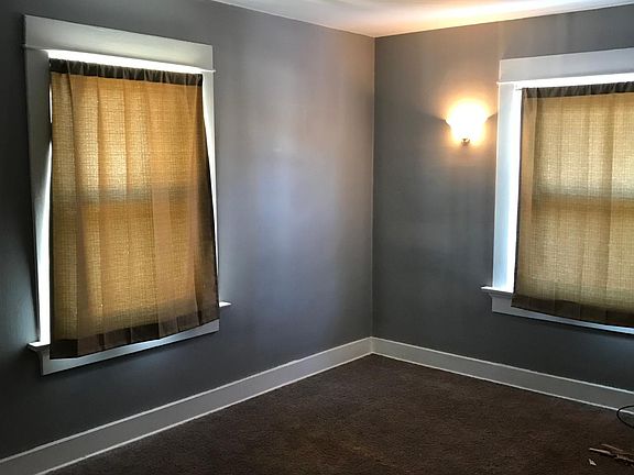 3rd image of 2525 Catalpa Dr