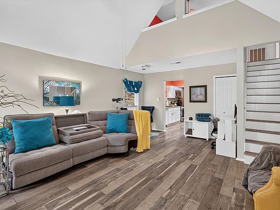 3rd image of 3018 Harbinger Ln