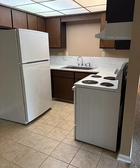 651 Carroll Pkwy #2 — Photo 7