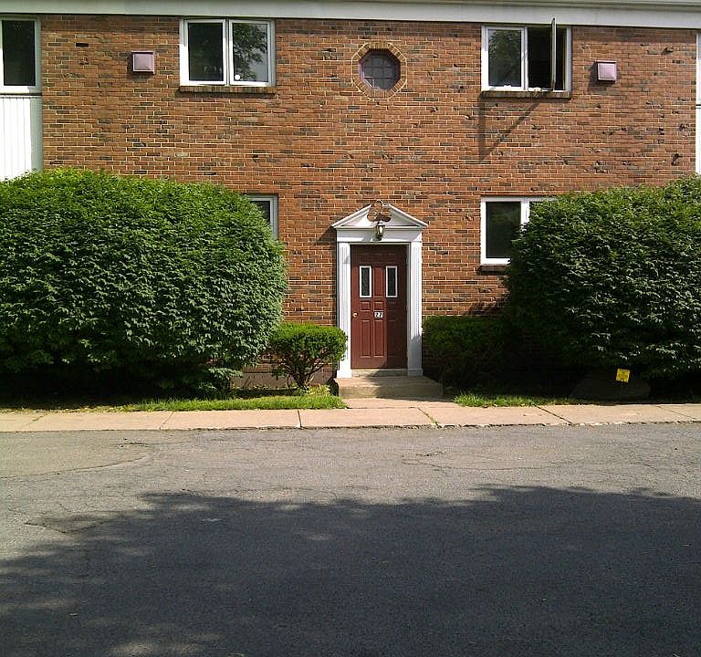 1st image of 27 Tompkins St APT 3