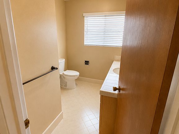 2nd image of 461 Watson St #461
