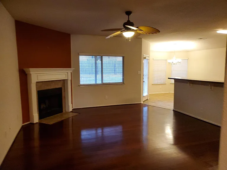 5008 Bridgewood Dr — Photo 3