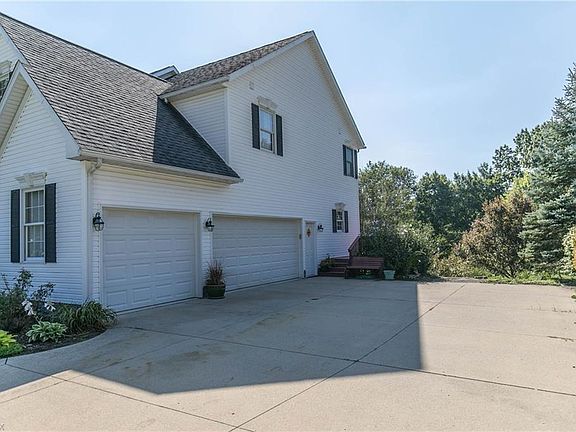 2nd image of 2550 Turf Paradise Dr