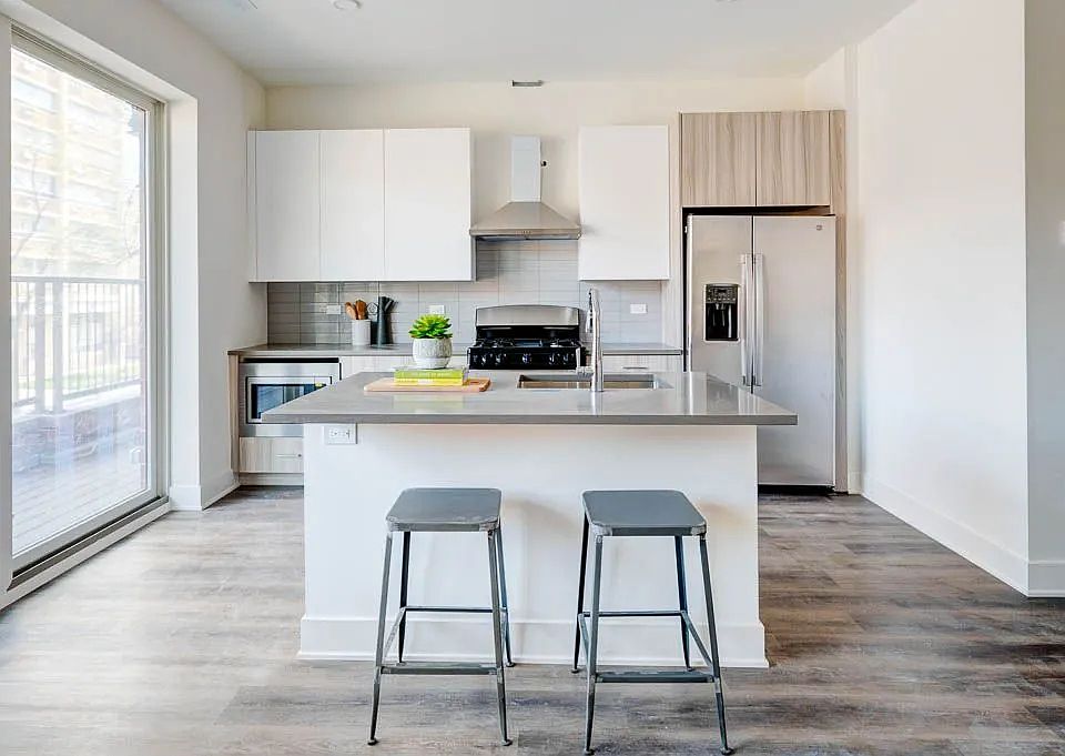 1st image of 4443 N Hazel St #208
