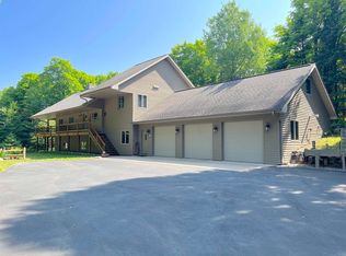 7630 Frontier Rd, Presque Isle, WI 54557