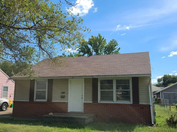 823 W 14th St, Junction City, KS 66441