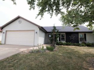 219 Autumn Hills Dr, Avilla, IN 46710