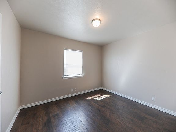 5th image of 601 S Avenue D