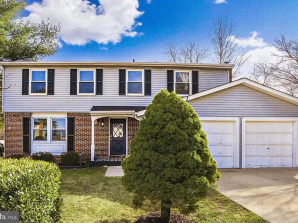 107 Appletree Dr NE, Leesburg, VA 20176