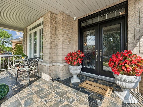 3rd image of 16 Rockstep Ct