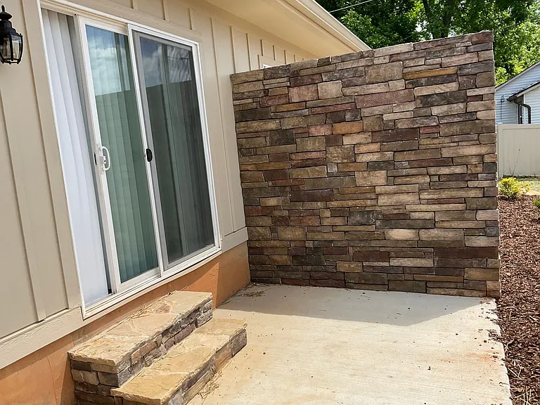 904 E Pine St — Photo 3