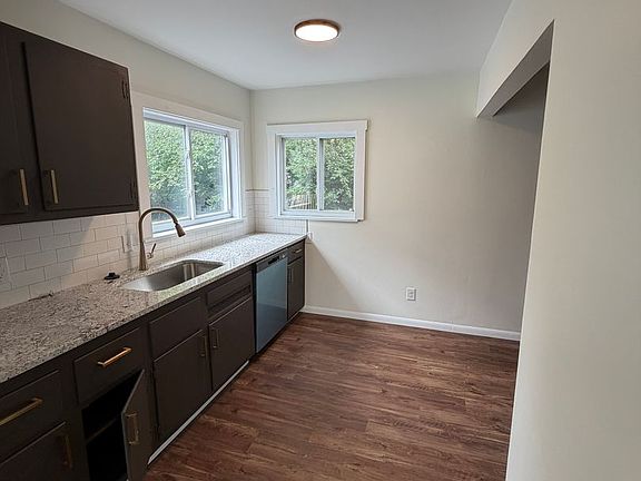 4th image of 959 Racine Ave
