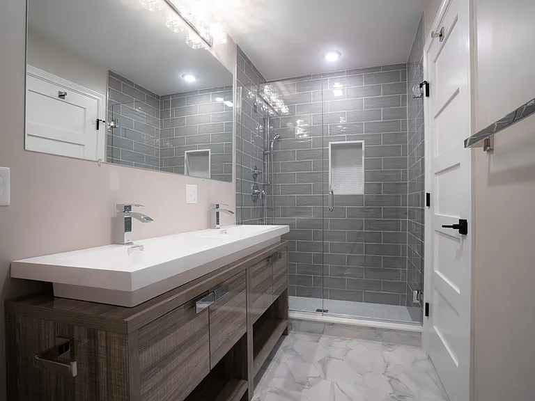 101 Draper St #1 — Photo 13