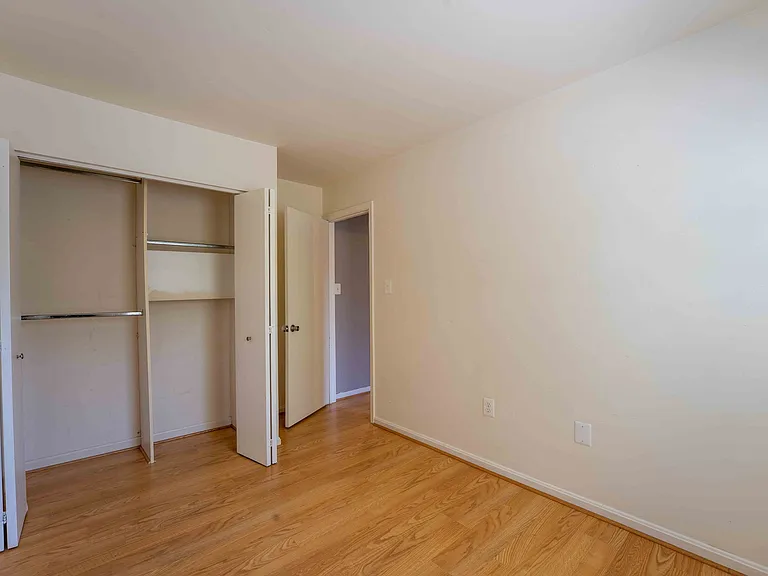 18246 Fox Chase Cir — Photo 15