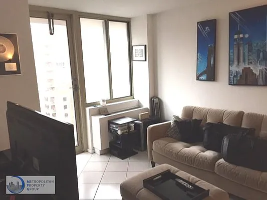 Rented by Metropolitan Property Group | media 33