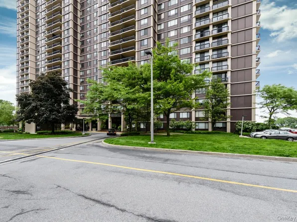 27110 Grand Central Parkway #29S, Floral Park, NY 11005